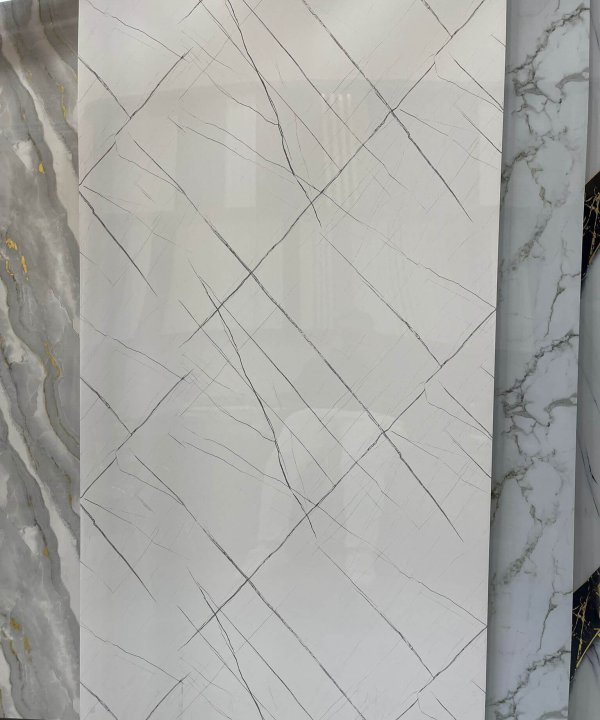 Edge Stone 244x122 cm 2.8 mm beyaz PVC mermer duvar paneli levha görünümü
