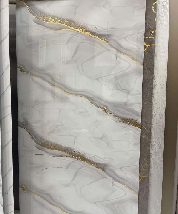 Royal Vein altın damarlı beyaz PVC mermer duvar paneli detay görünümü